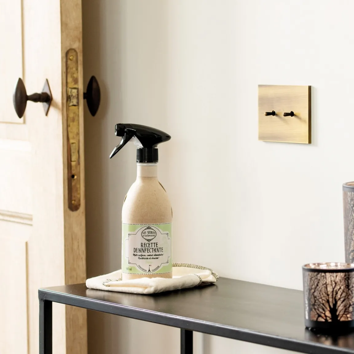 Tempsl Élimine 99,9% des bactéries et virus sans agresser vos surfaces