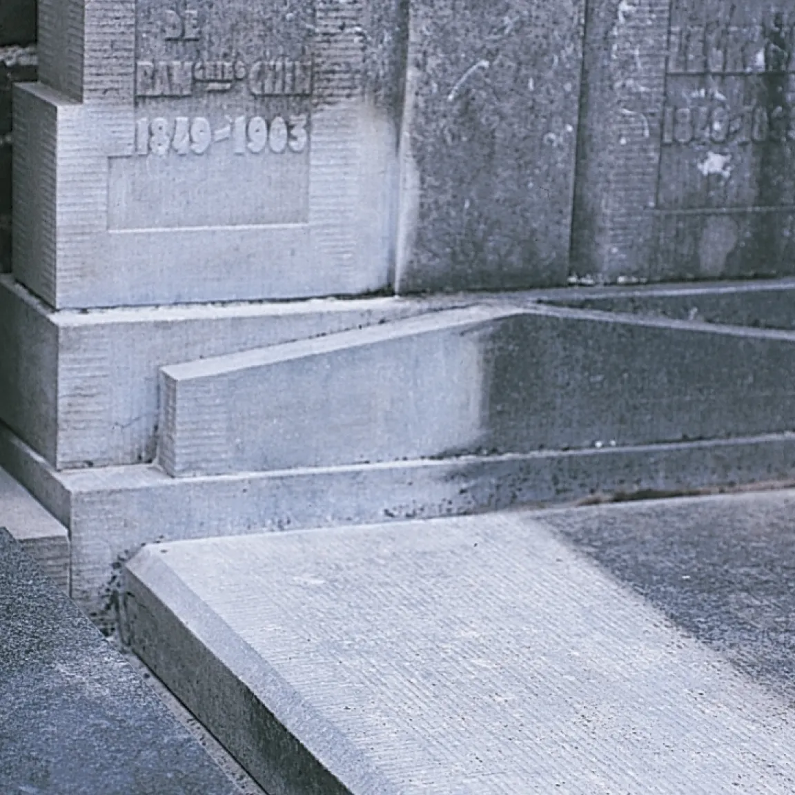 Clearance Tempsl Nettoie tombes